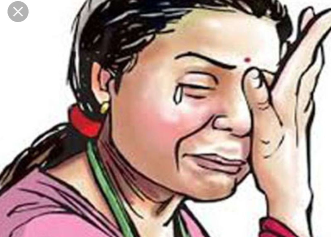 महिला ने अपने पति व ससुराल वालों पर मारपीट करने के साथ घर से बाहर निकालने  का लगाया आरोप। - devbhumisamay